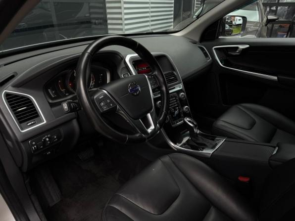 Volvo XC60 I Рестайлинг с пробегом 2016 года, цена 1 990 000 рублей, 170000 км, внедорожник, Автокод Объявления