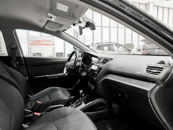 Kia Rio III Рестайлинг с пробегом 2017 года, цена 1 150 000 рублей, 103500 км, хэтчбек, Автокод Объявления