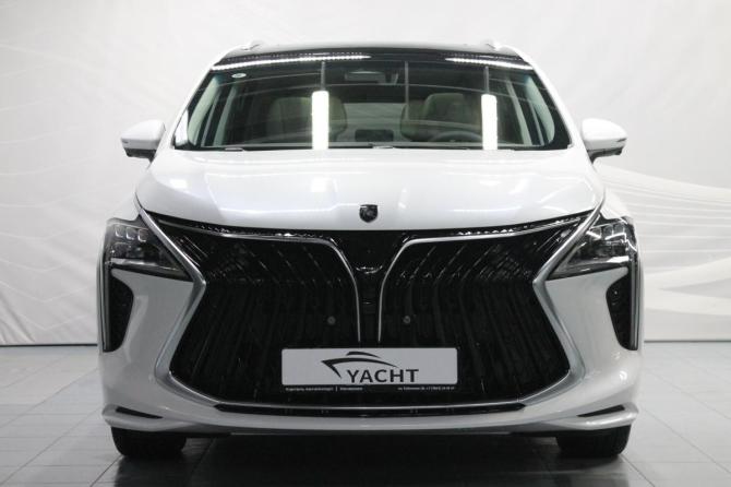 Forthing Yacht с пробегом 2023 года, цена 2 830 000 рублей, 3 км, минивэн, Автокод Объявления