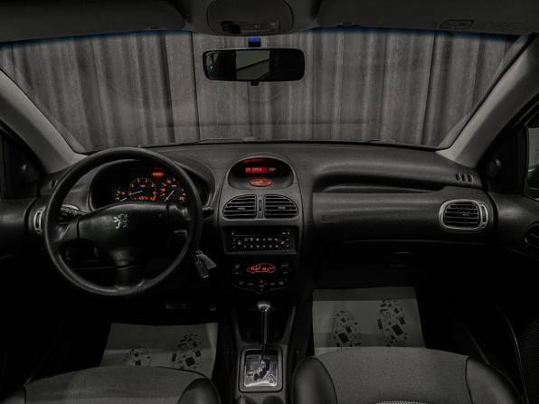 Peugeot 206 с пробегом 2004 года, цена 270 000 рублей, 240000 км, хэтчбек, Автокод Объявления
