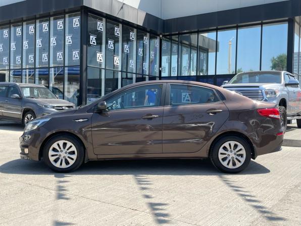 Kia Rio III Рестайлинг с пробегом 2016 года, цена 880 000 рублей, 155000 км, седан, Автокод Объявления
