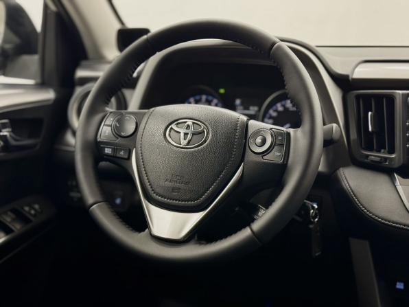 Toyota RAV4 IV (XA40) Рестайлинг с пробегом 2017 года, цена 2 019 000 рублей, 259236 км, внедорожник, Автокод Объявления
