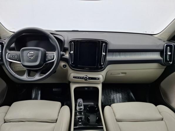Volvo XC40 I с пробегом 2018 года, цена 3 200 000 рублей, 76145 км, внедорожник, Автокод Объявления