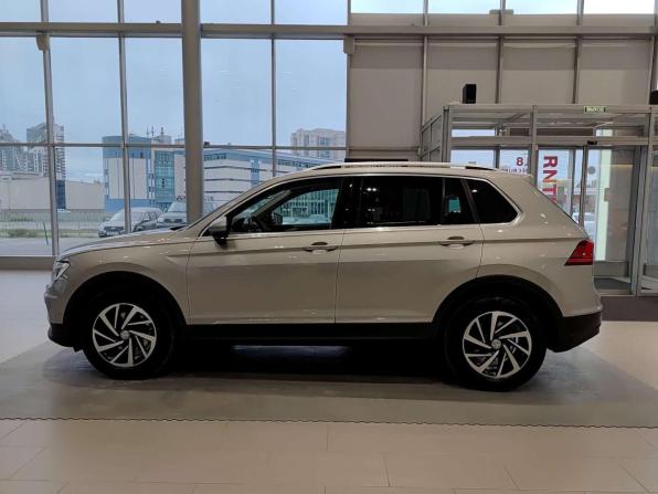 Volkswagen Tiguan II с пробегом 2018 года, цена 2 523 000 рублей, 124798 км, внедорожник, Автокод Объявления
