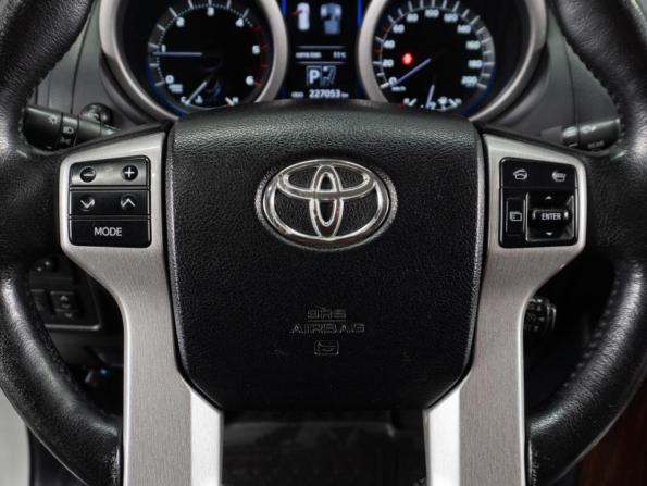 Toyota Land Cruiser Prado 150 Series Рестайлинг 1 с пробегом 2014 года, цена 3 399 000 рублей, 227053 км, внедорожник, Автокод Объявления