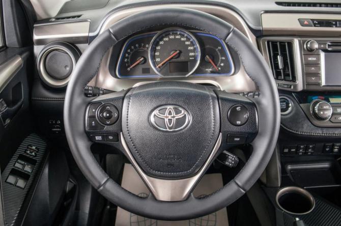 Toyota RAV4 IV (XA40) с пробегом 2013 года, цена 1 799 000 рублей, 180971 км, внедорожник, Автокод Объявления