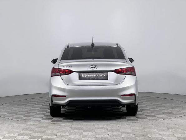 Hyundai Solaris II с пробегом 2017 года, цена 939 000 рублей, 216677 км, седан, Автокод Объявления