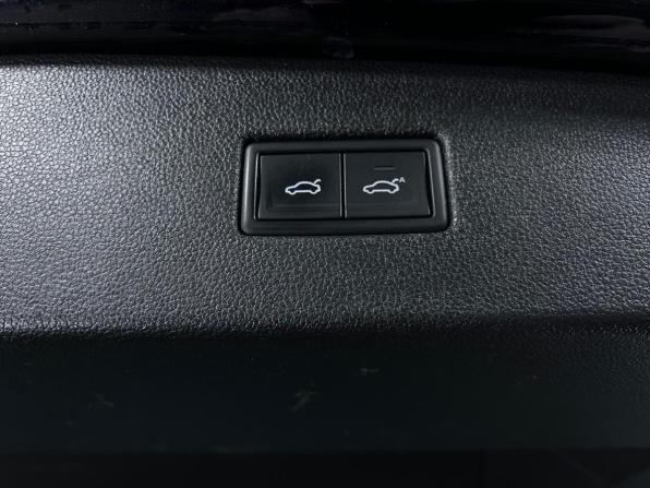 Volkswagen Tiguan II с пробегом 2018 года, цена 3 000 000 рублей, 100480 км, внедорожник, Автокод Объявления