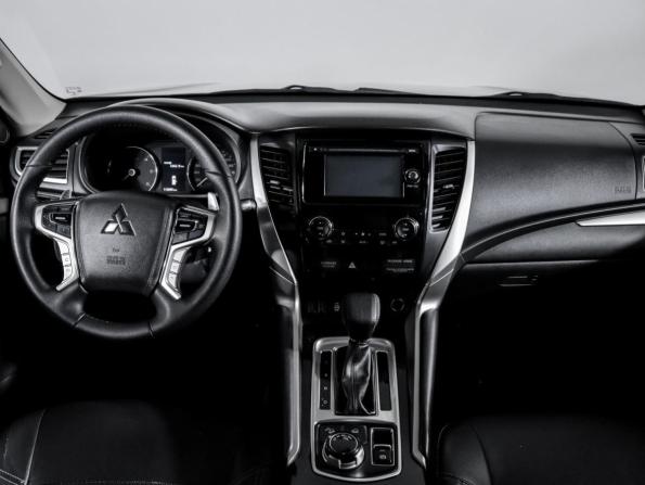 Mitsubishi Pajero Sport III с пробегом 2018 года, цена 3 050 000 рублей, 113994 км, внедорожник, Автокод Объявления