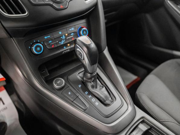 Ford Focus III Рестайлинг с пробегом 2018 года, цена 999 000 рублей, 93572 км, хэтчбек, Автокод Объявления