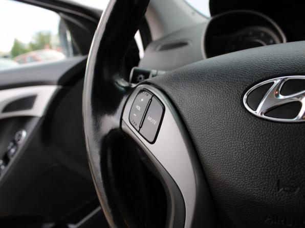 Hyundai Elantra V (MD) Рестайлинг с пробегом 2015 года, цена 1 249 000 рублей, 119307 км, седан, Автокод Объявления