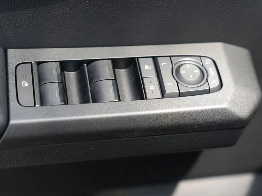 Toyota Hilux IX Самара  - изображение 16