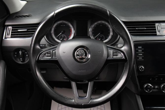 Skoda Octavia III (A7) Рестайлинг с пробегом 2017 года, цена 1 589 000 рублей, 214000 км, лифтбек, Автокод Объявления