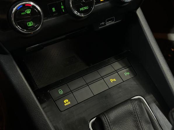 Skoda Octavia III (A7) Рестайлинг с пробегом 2019 года, цена 2 020 000 рублей, 117000 км, лифтбек, Автокод Объявления