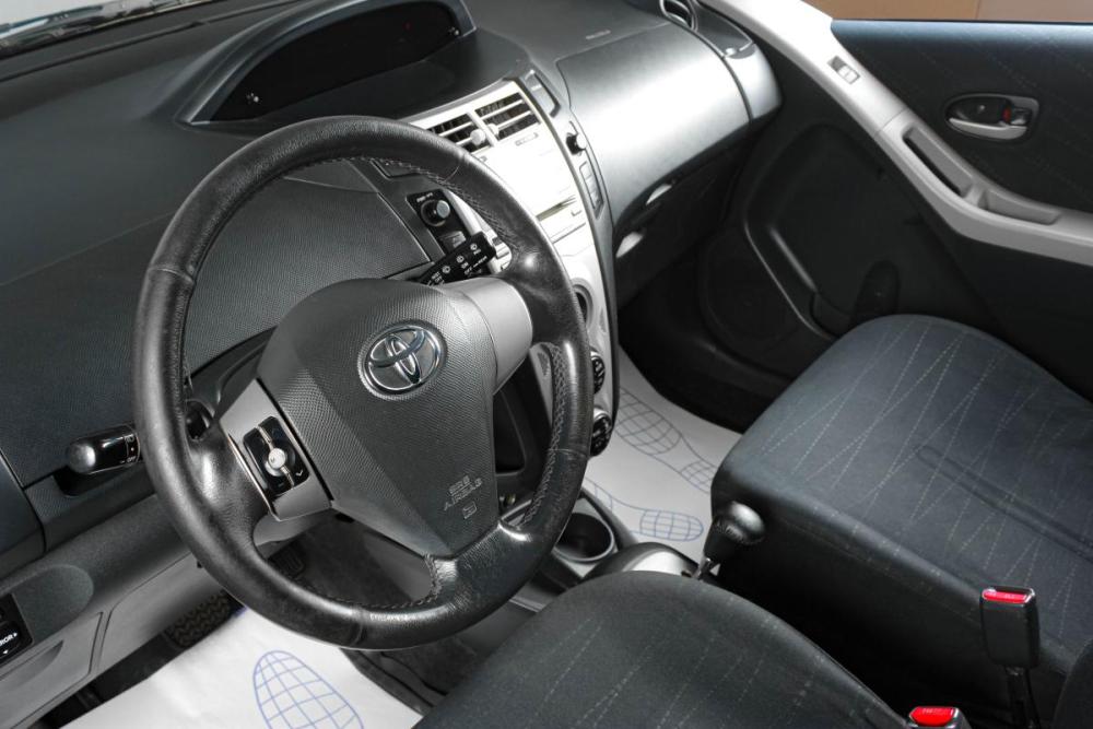 Toyota Yaris II Тюмень  - изображение 8