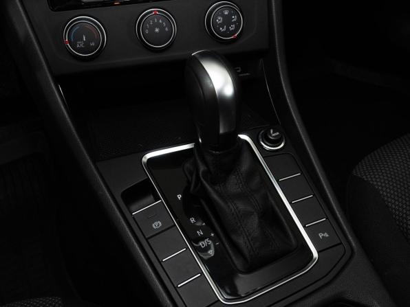 Volkswagen Jetta VII с пробегом 2020 года, цена 2 250 000 рублей, 37755 км, седан, Автокод Объявления