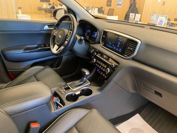 Kia Sportage IV Рестайлинг с пробегом 2018 года, цена 2 089 000 рублей, 182000 км, внедорожник, Автокод Объявления