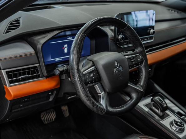 Mitsubishi Outlander IV с пробегом 2023 года, цена 3 946 000 рублей, 30556 км, внедорожник, Автокод Объявления