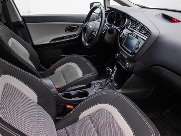 Kia Ceed II Рестайлинг с пробегом 2017 года, цена 1 560 000 рублей, 98000 км, хэтчбек, Автокод Объявления