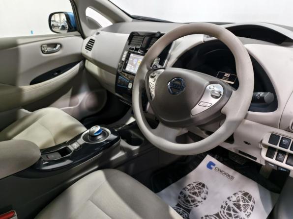Nissan Leaf I (ZE0/AZE0) с пробегом 2011 года, цена 615 000 рублей, 19857 км, хэтчбек, Автокод Объявления