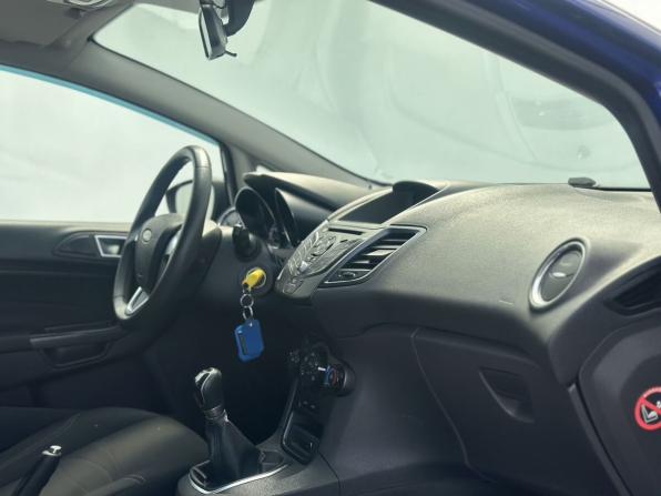 Ford Fiesta Mk6 Рестайлинг с пробегом 2015 года, цена 750 000 рублей, 194548 км, хэтчбек, Автокод Объявления