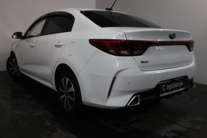 Kia Rio IV Рестайлинг с пробегом 2020 года, цена 1 649 000 рублей, 35000 км, седан, Автокод Объявления