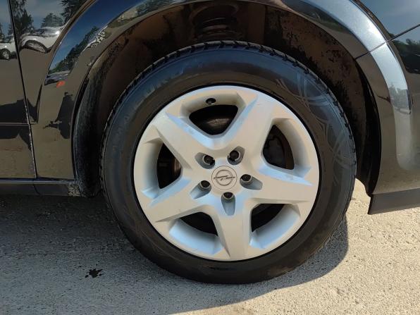 Opel Astra H Рестайлинг с пробегом 2012 года, цена 465 500 рублей, 147111 км, седан, Автокод Объявления