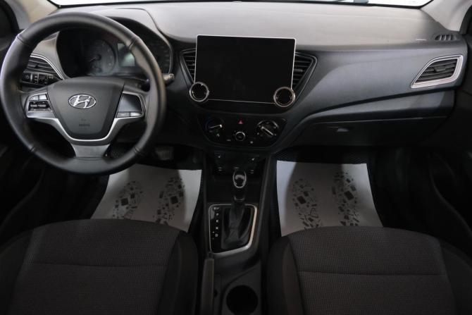 Hyundai Solaris II с пробегом 2019 года, цена 1 299 000 рублей, 200000 км, седан, Автокод Объявления