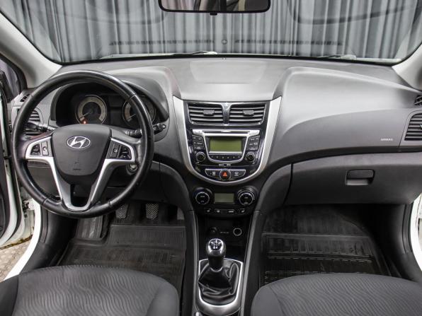 Hyundai Solaris I с пробегом 2011 года, цена 550 000 рублей, 234295 км, седан, Автокод Объявления