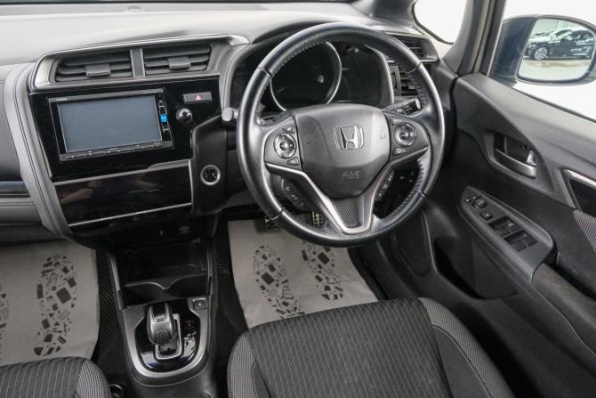 Honda Fit III Рестайлинг с пробегом 2017 года, цена 1 249 000 рублей, 76865 км, хэтчбек, Автокод Объявления