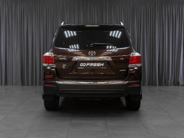 Toyota Highlander II (XU40) Рестайлинг с пробегом 2012 года, цена 2 199 000 рублей, 223837 км, внедорожник, Автокод Объявления