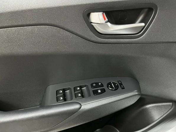 Hyundai Solaris II Рестайлинг с пробегом 2021 года, цена 1 649 360 рублей, 79452 км, седан, Автокод Объявления