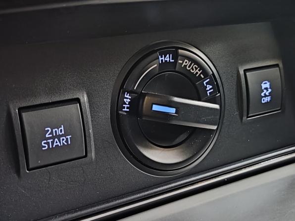 Toyota Land Cruiser Prado 150 Series Рестайлинг 2 с пробегом 2018 года, цена 4 997 000 рублей, 56435 км, внедорожник, Автокод Объявления