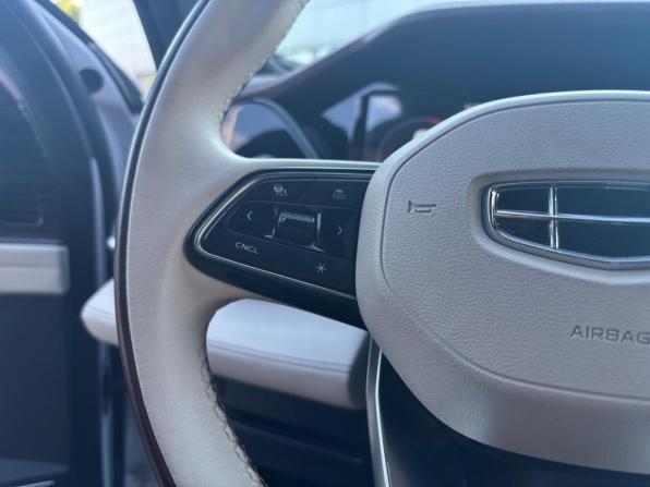 Geely Monjaro I с пробегом 2023 года, цена 3 300 000 рублей, 52733 км, внедорожник, Автокод Объявления