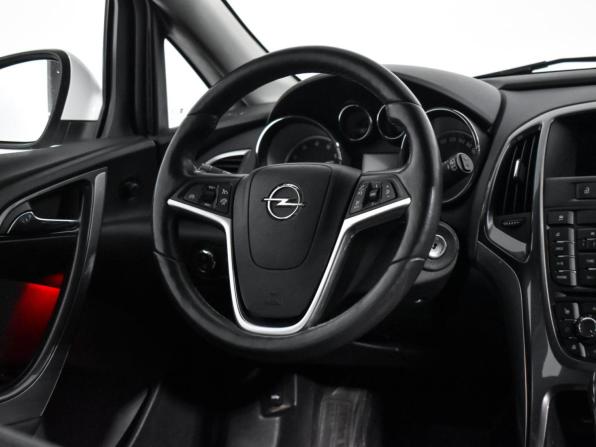 Opel Astra J Рестайлинг с пробегом 2014 года, цена 789 000 рублей, 159000 км, хэтчбек, Автокод Объявления