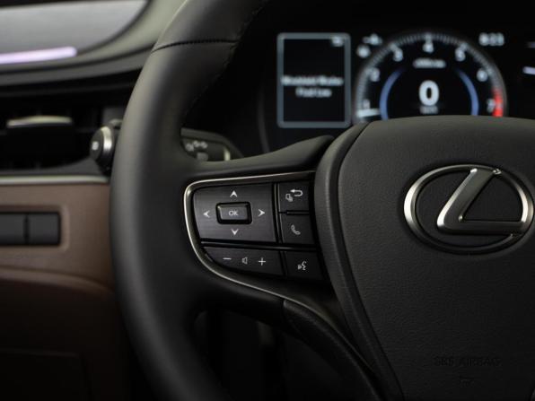 Lexus ES VII Рестайлинг 2 с пробегом 2025 года, цена 5 696 900 рублей, 60 км, седан, Автокод Объявления