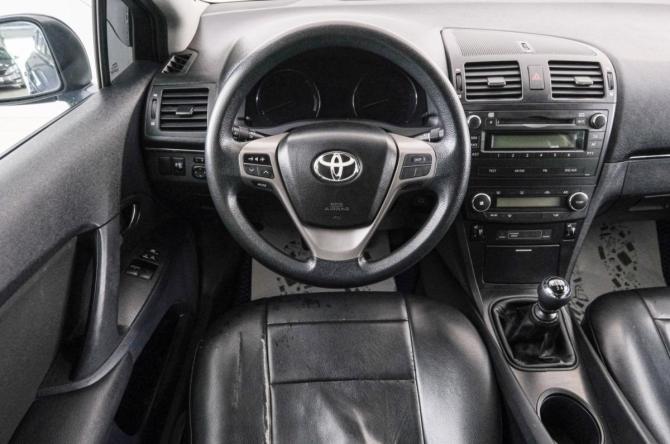 Toyota Avensis III с пробегом 2010 года, цена 1 229 000 рублей, 165100 км, седан, Автокод Объявления