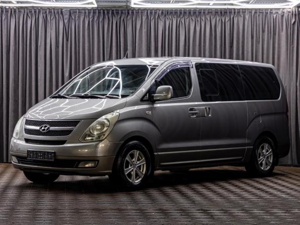Hyundai H-1 II с пробегом 2010 года, цена 1 695 000 рублей, 185000 км, минивэн, Автокод Объявления