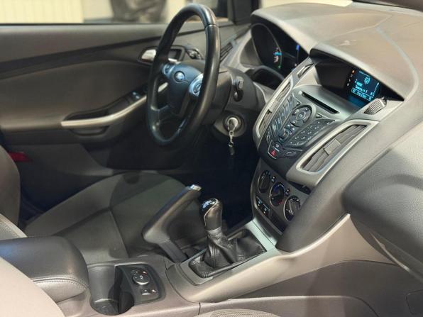 Ford Focus III с пробегом 2015 года, цена 860 000 рублей, 154818 км, хэтчбек, Автокод Объявления
