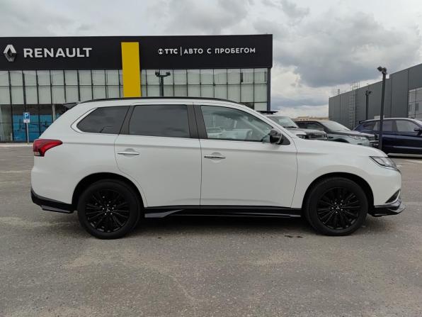 Mitsubishi Outlander III Рестайлинг 3 с пробегом 2022 года, цена 3 440 000 рублей, 34453 км, внедорожник, Автокод Объявления
