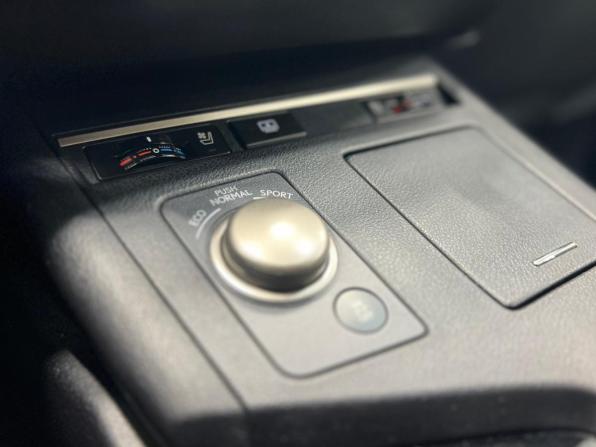 Lexus ES VI с пробегом 2014 года, цена 2 390 000 рублей, 131250 км, седан, Автокод Объявления