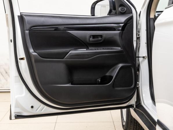 Mitsubishi Outlander III Рестайлинг 3 с пробегом 2021 года, цена 2 398 000 рублей, 88509 км, внедорожник, Автокод Объявления