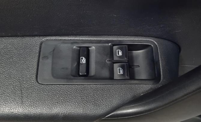Volkswagen Polo V Рестайлинг с пробегом 2018 года, цена 1 135 000 рублей, 132546 км, седан, Автокод Объявления
