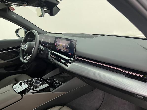 BMW 5 серии VIII (G60/G61/G68) с пробегом 2024 года, цена 6 600 000 рублей, 14300 км, седан, Автокод Объявления