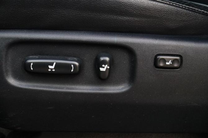 Toyota Land Cruiser 200 Series Рестайлинг 1 с пробегом 2014 года, цена 3 550 000 рублей, 208322 км, внедорожник, Автокод Объявления