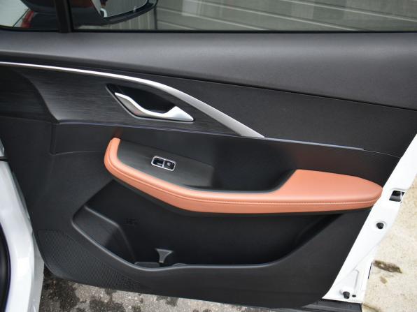 Omoda C5 I с пробегом 2023 года, цена 1 899 000 рублей, 38700 км, внедорожник, Автокод Объявления