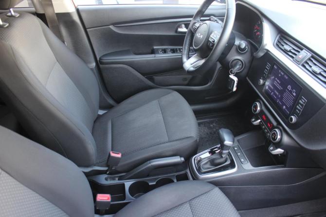 Kia Rio IV Рестайлинг с пробегом 2022 года, цена 1 557 000 рублей, 105156 км, хэтчбек, Автокод Объявления