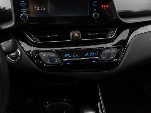 Toyota C-HR I Рестайлинг с пробегом 2021 года, цена 2 580 000 рублей, 66602 км, внедорожник, Автокод Объявления