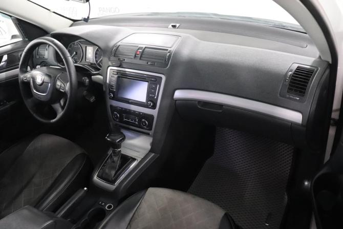 Skoda Octavia II (A5) Рестайлинг с пробегом 2013 года, цена 736 000 рублей, 182815 км, лифтбек, Автокод Объявления