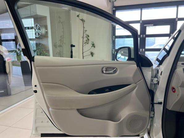 Nissan Leaf I (ZE0/AZE0) с пробегом 2013 года, цена 685 000 рублей, 115304 км, хэтчбек, Автокод Объявления
